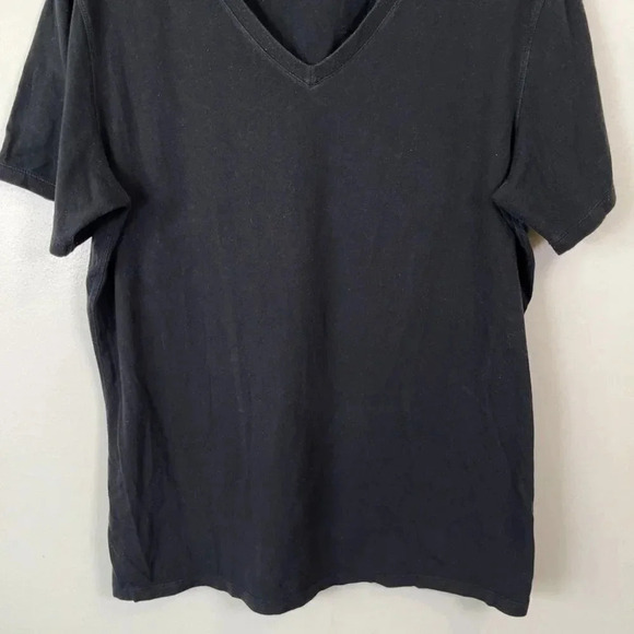 Kit &  Ace Vneck Short Sleeve Essential Black Tee - Picture 6 of 12
